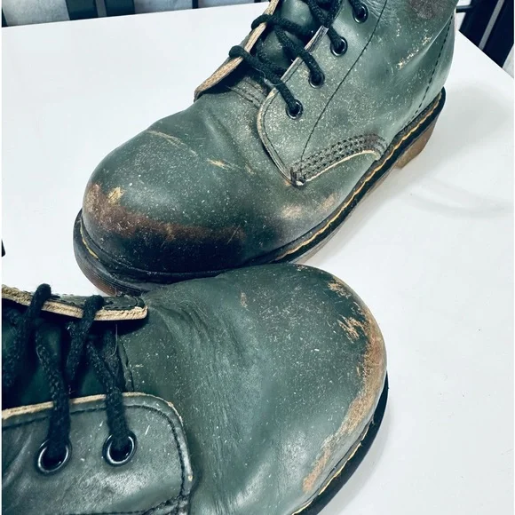 Wow ? Vintage 1980s CLASSIC Rare Green Doc Martens 10-eye  display picture 2